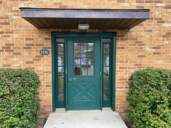 2nd image of 1336 N Geneva Dr APT 1A