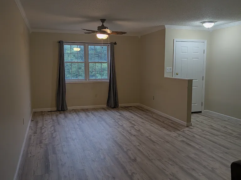 385 Kingsbury Rd — Photo 11