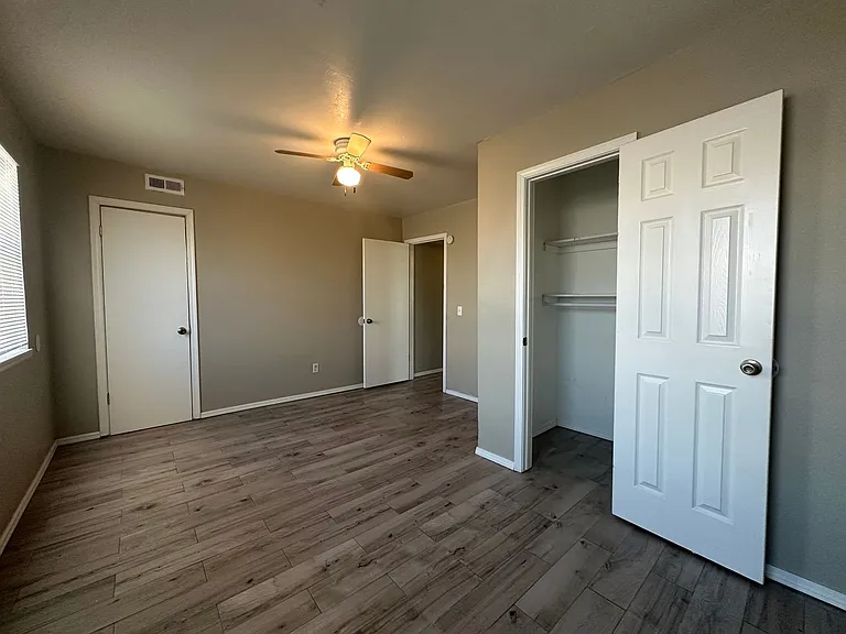 6066 Nw Expy — Photo 16