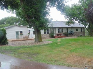 48069 267th St, Brandon, SD 57005