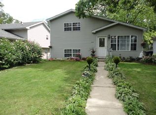 2411 Galilee Ave, Zion, IL 60099