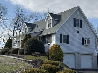 67 Robin Ln, New Columbia, PA 17856