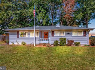 900 Regency Rd, Woodbridge, VA 22191