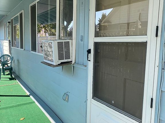 3rd image of 129 E Allen Ave