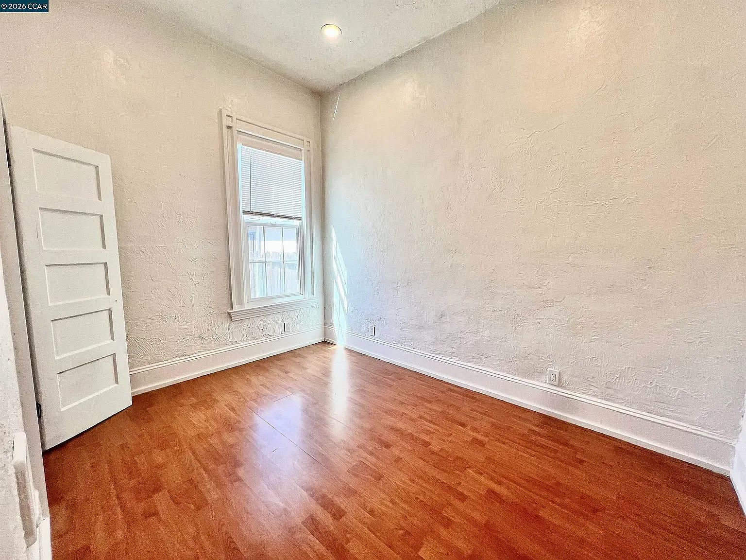 2 bed, 900 sqft, $1,100 — Photo 3