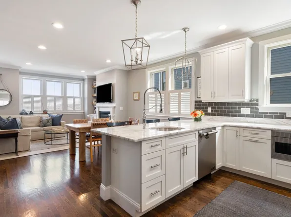 344 Medford St, Charlestown, MA 02129