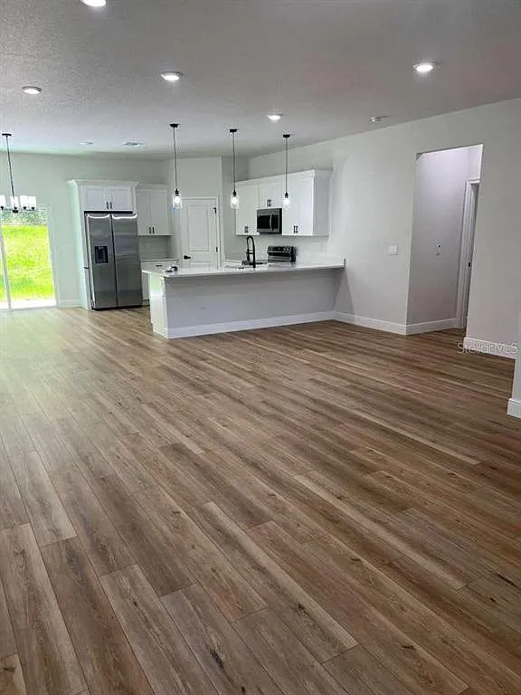 4 bed, 2.0 bath, 1833 sqft, $1,950 — Photo 3