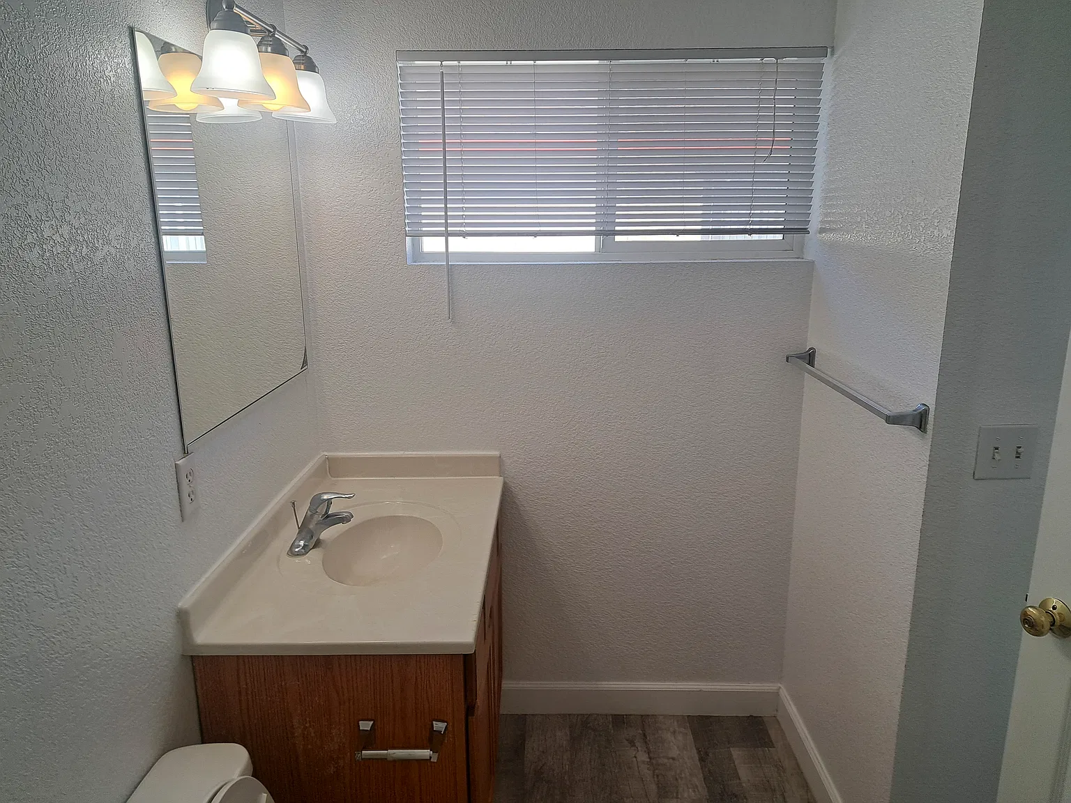 2 bed, 1222 sqft, $2,200 — Photo 4