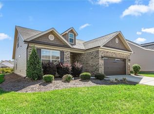 1255 Newton Dr, Mebane, NC 27302