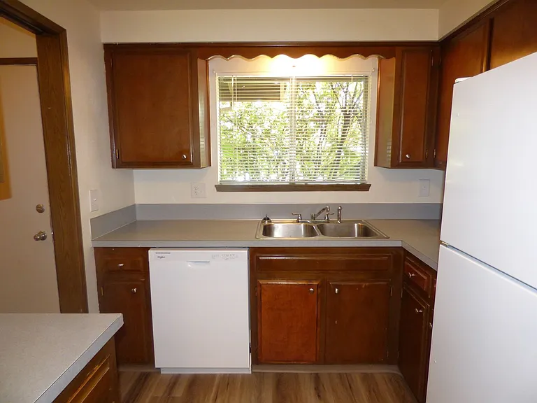 4824 Falcon Ct NE — Photo 10
