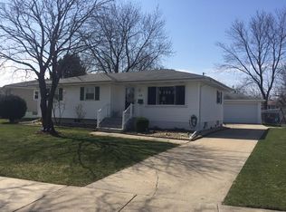 606 Jackson Ave, Dyer, IN 46311