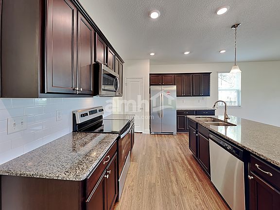 3rd image of 3030 Eagle Bluff Way