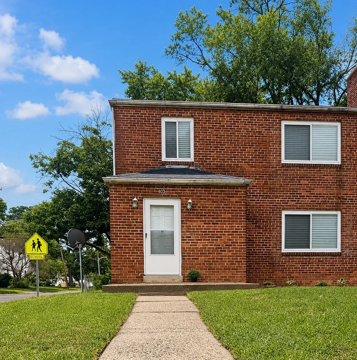 2 bed, 1010 sqft, $995 — Photo 2