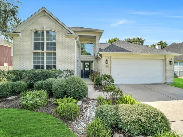 6702 Springcrest Dr, Sugar Land, TX 77479