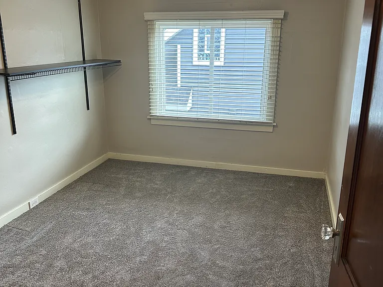 1005 Veto St NW — Photo 3