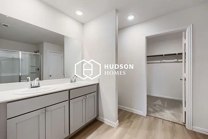 422 Rose Ave — Photo 10