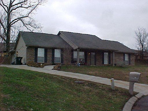 3rd image of 110 Maple Oak Dr