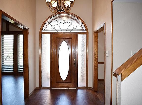 2nd image of 3921 Hillwood Way