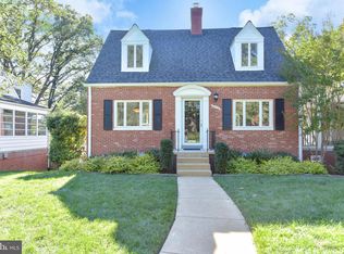 2016 Scroggins Rd, Alexandria, VA 22302