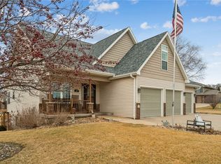 110 Willow Ln, North Liberty, IA 52317