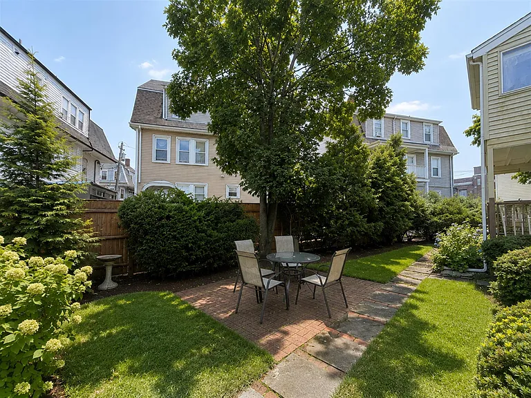 10 Grove St #1 — Photo 3