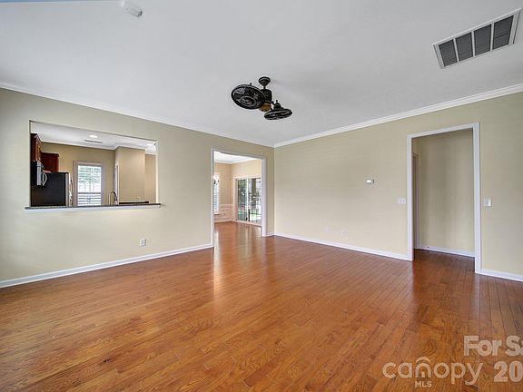 5th image of 9020 Smokey Hill Ln