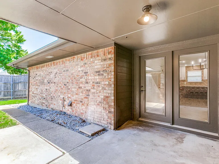 2822 Clear Springs Dr — Photo 23