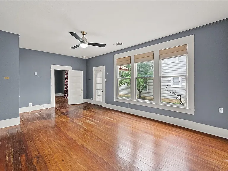 607 W Brown St — Photo 12
