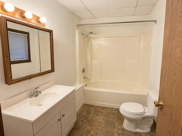 2339 Alderson Ave — Photo 5