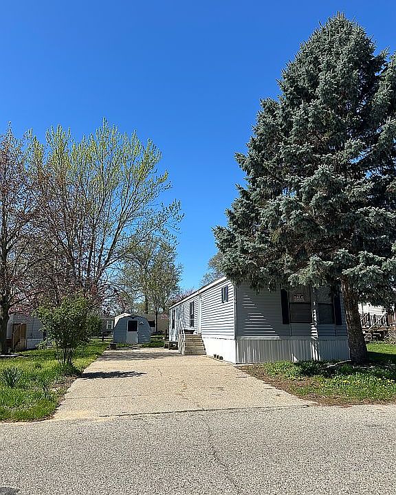1st image of 3611 Butternut Dr #44