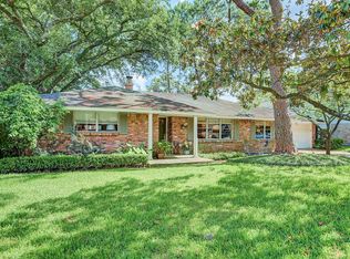 11309 Surrey Oaks Ln, Houston, TX 77024