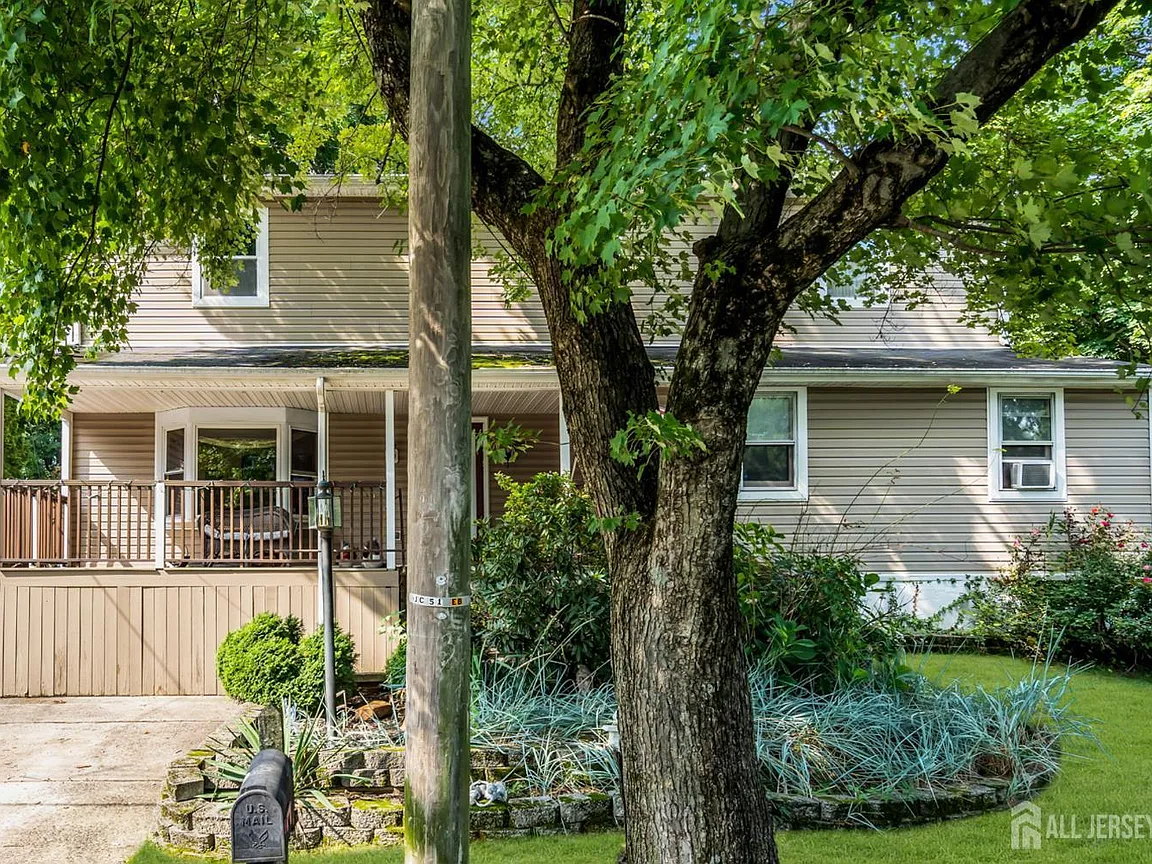 9 Mason Ave, East Brunswick, NJ 08816