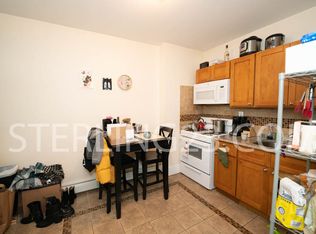 2712 23rd Ave #2R, Astoria, NY 11105