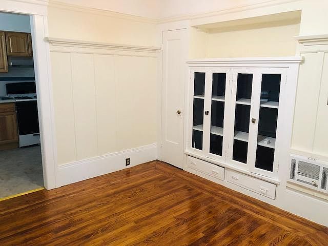 2nd image of 205 7th Ave APT 1
