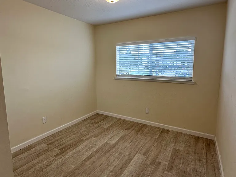 3115 Flower Cir — Photo 5