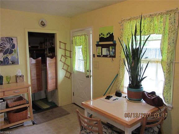 3rd image of 1182 Westwood Dr NW