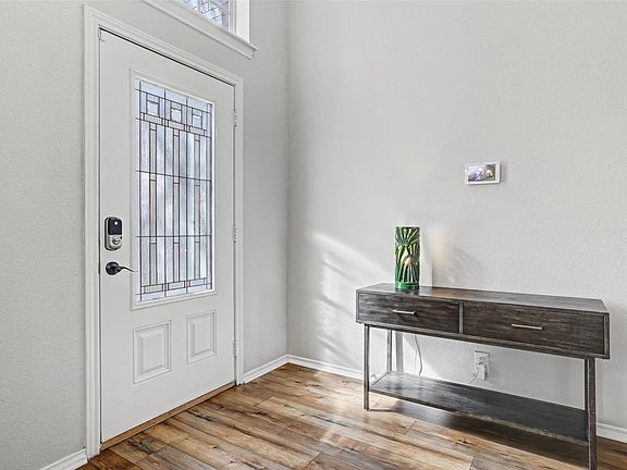 4th image of 1109 Pebble Brook Rd