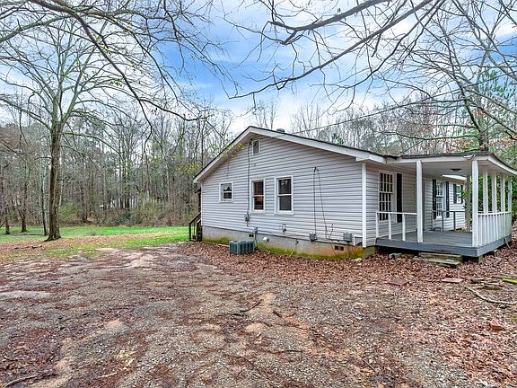 4th image of 130 Highland Cir