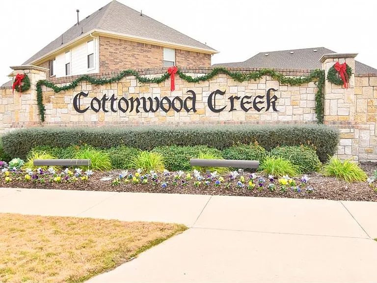 1708 Estacado Dr — Photo 17