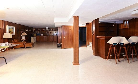 5th image of 9129 Kildare Ave