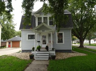 902 6th St, Sheldon, IA 51201