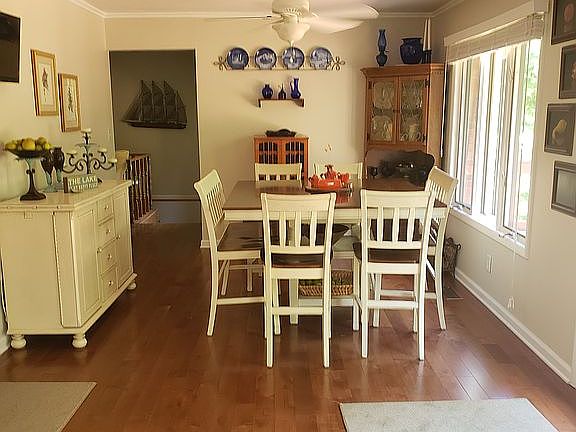 Dining room-hardwood floors