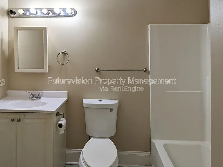 112 N Center St #6 — Photo 6
