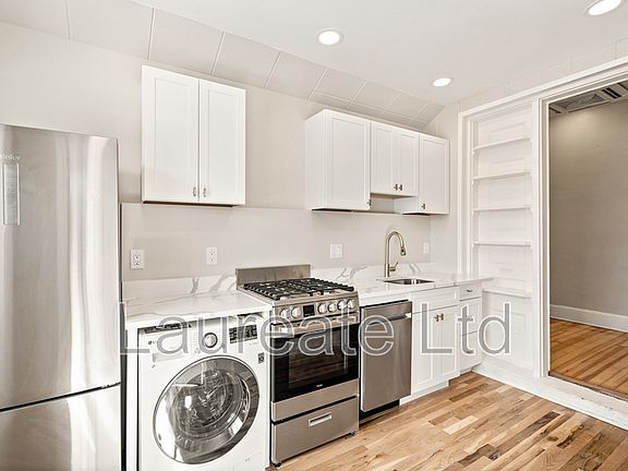 2nd image of 252 N Lincoln St APT 2