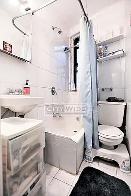 Rented by City Wide Apartments | media 16