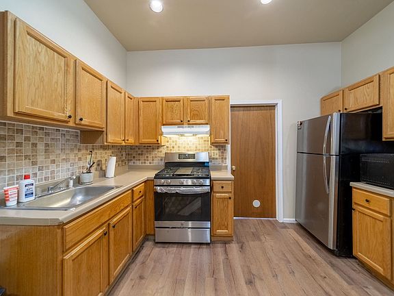 4th image of 113 Atlantic St #1