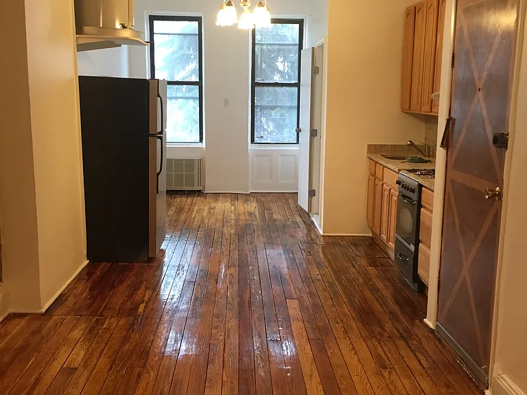 365 Onderdonk Ave #2L — Photo 4