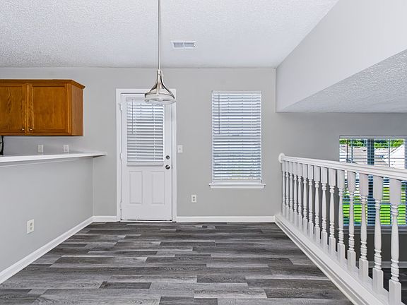 3rd image of 3338 Waggoner Way