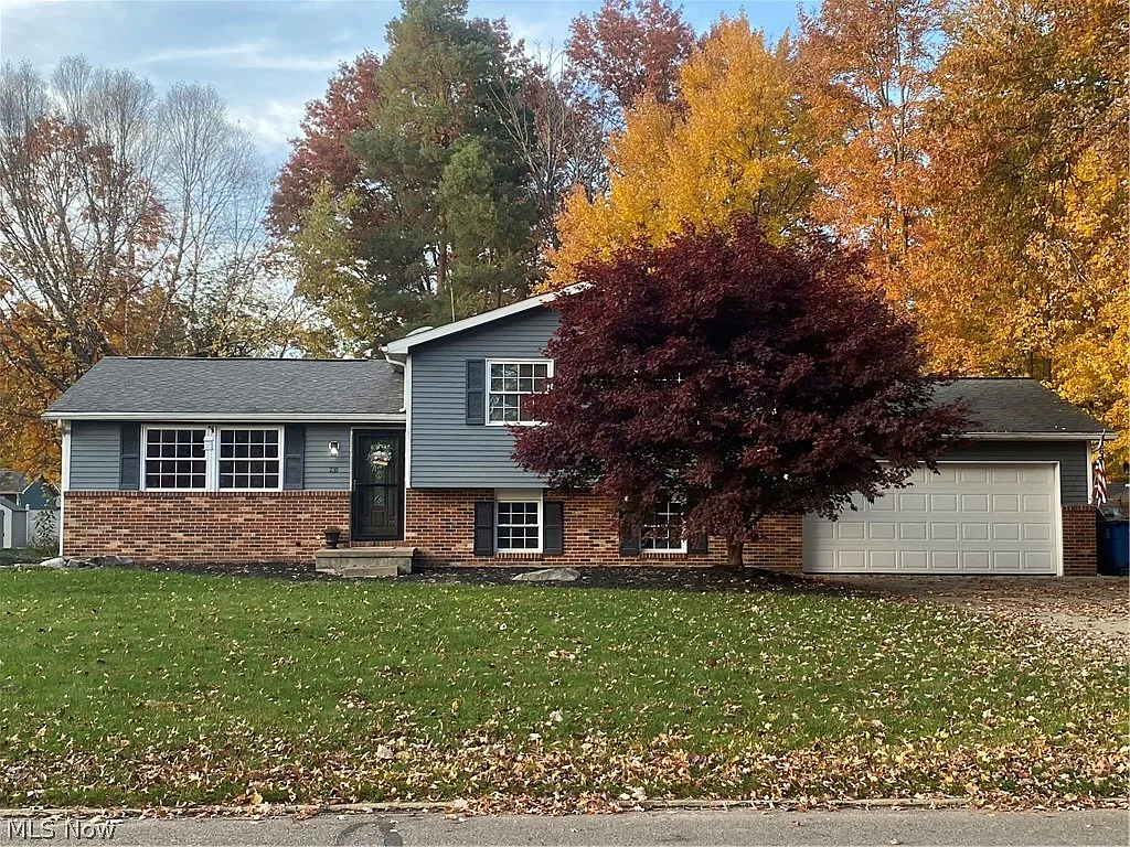 235 Terre Hill Dr photo 1