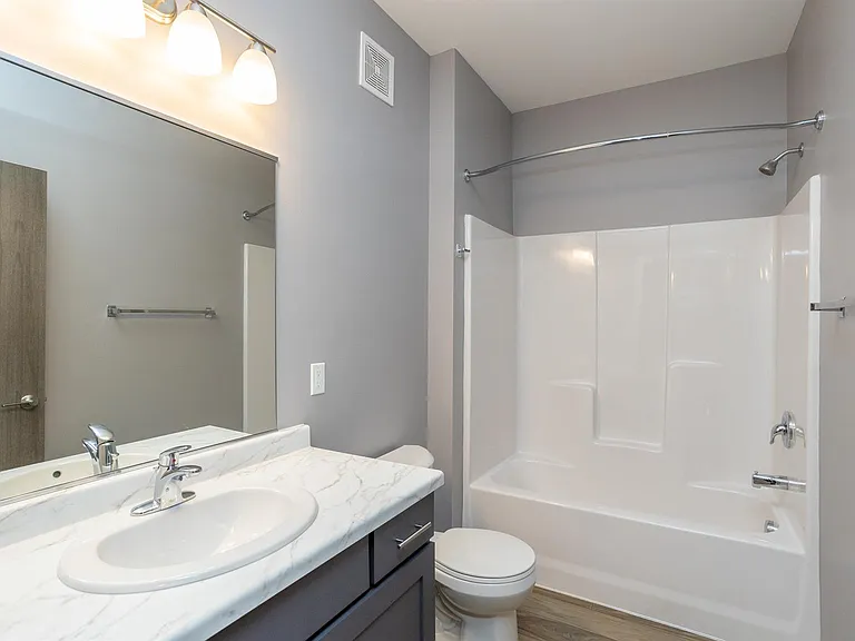 Jefferson Heights Apartments, LLC — Photo 9